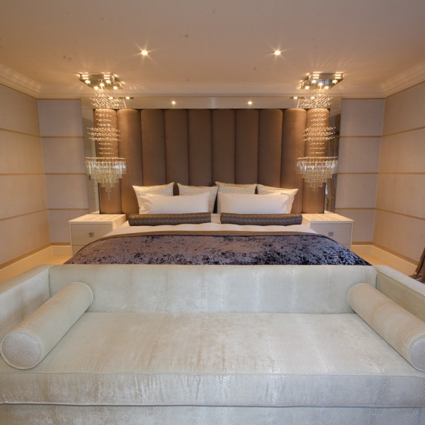 Luxurious modern bedroom