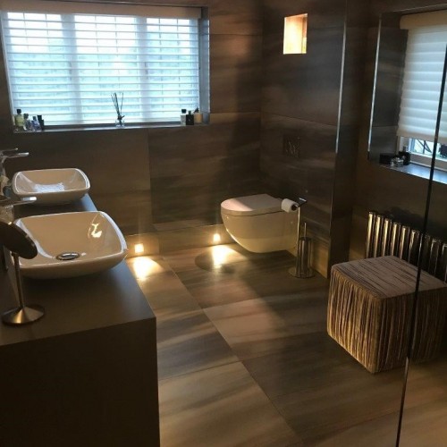 modern-grey-bathroom-design